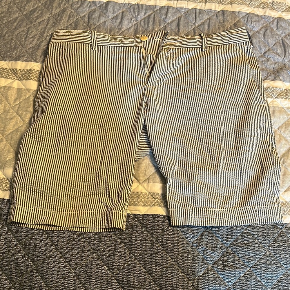 Lacoste shorts 33 inch waist